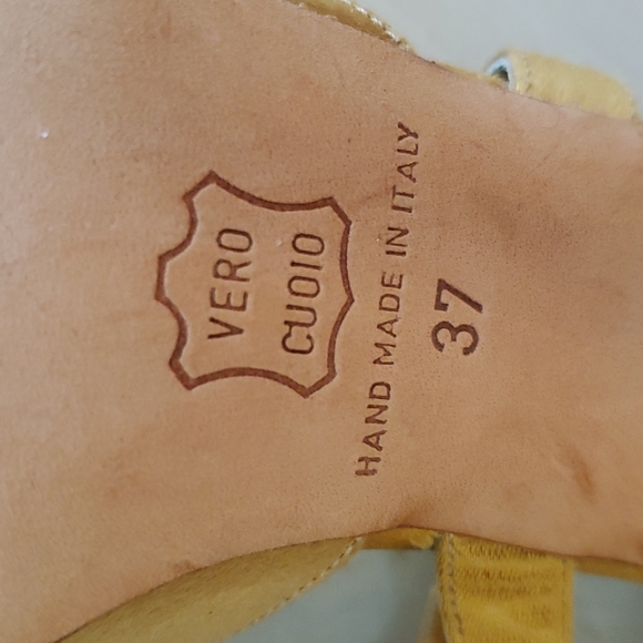 Authentic Manolo Blahnik Satin Heels 👠 - Picture 10 of 16